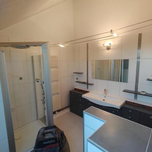 Un petit tour dans une salle de bain à rénover près de 68 Mulhouse
